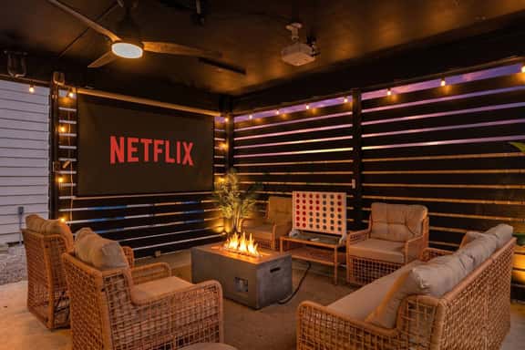 East Austin Escape | Cowboy pool & Outdoor Cinema - Image 1