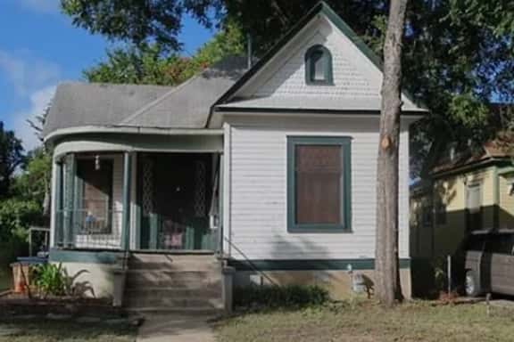 East Austin 6BR + Guest House | Walk to E 6th St - Image 1