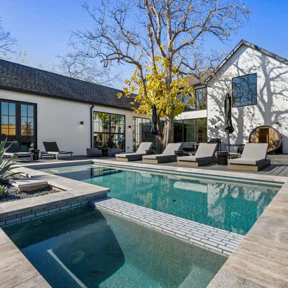 SoCo Social Club: Speakeasy, Pool, Hot Tub & Sauna - Image 1