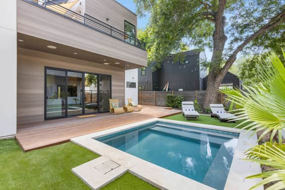 Tropical Hideaway: Pool & Speakeasy - Sleeps 10 - Image 2