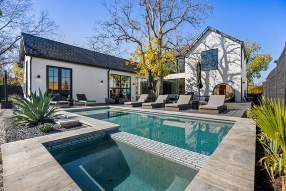 SoCo Social Club: Speakeasy, Pool, Hot Tub & Sauna - Image 1